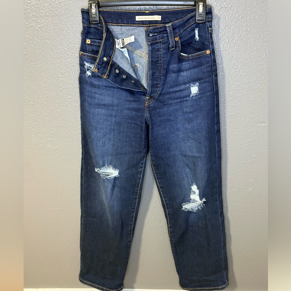 Levi's Original Straight Leg Distressed Jeans, Women's Size 25(SKU 112)